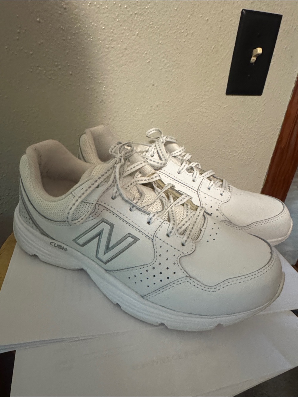 New Balance 411 White Women's Size 7.5 Athletic Sneakers